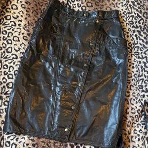 Vintage Black Leather Skirt WITH POCKETS!